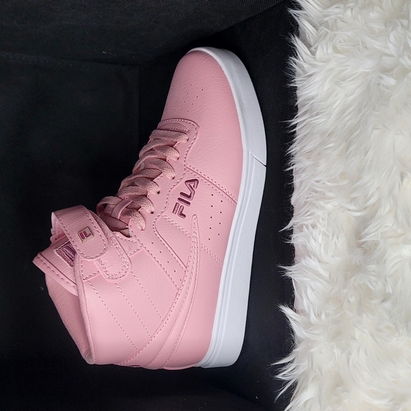 #75 Fila Pink High-Top Sneakers - Picture 1 of 7